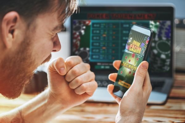 Formulir penarikan dana dengan verifikasi keamanan